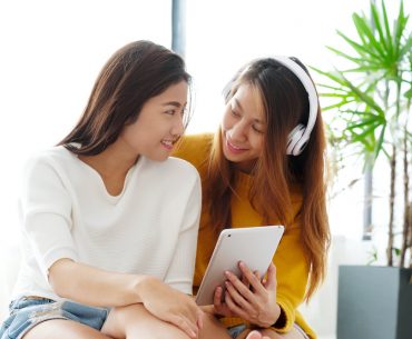 couple using tablet